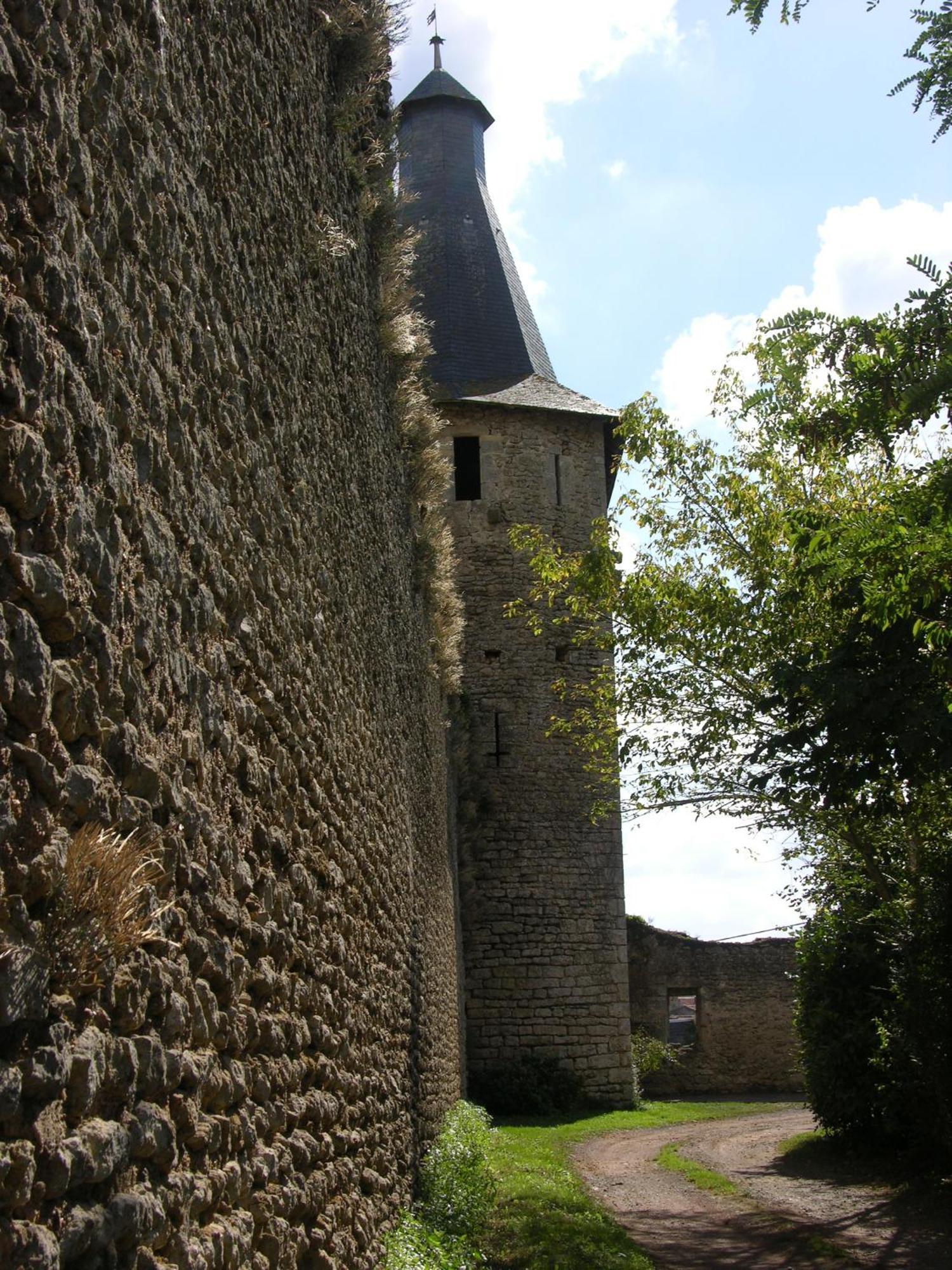 Le Vieux Chateau Airvault Exterior foto